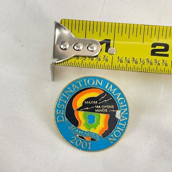 Destination Imagination Manager Enamel Pin 2001 Gold Tone - Picture 4 of 4